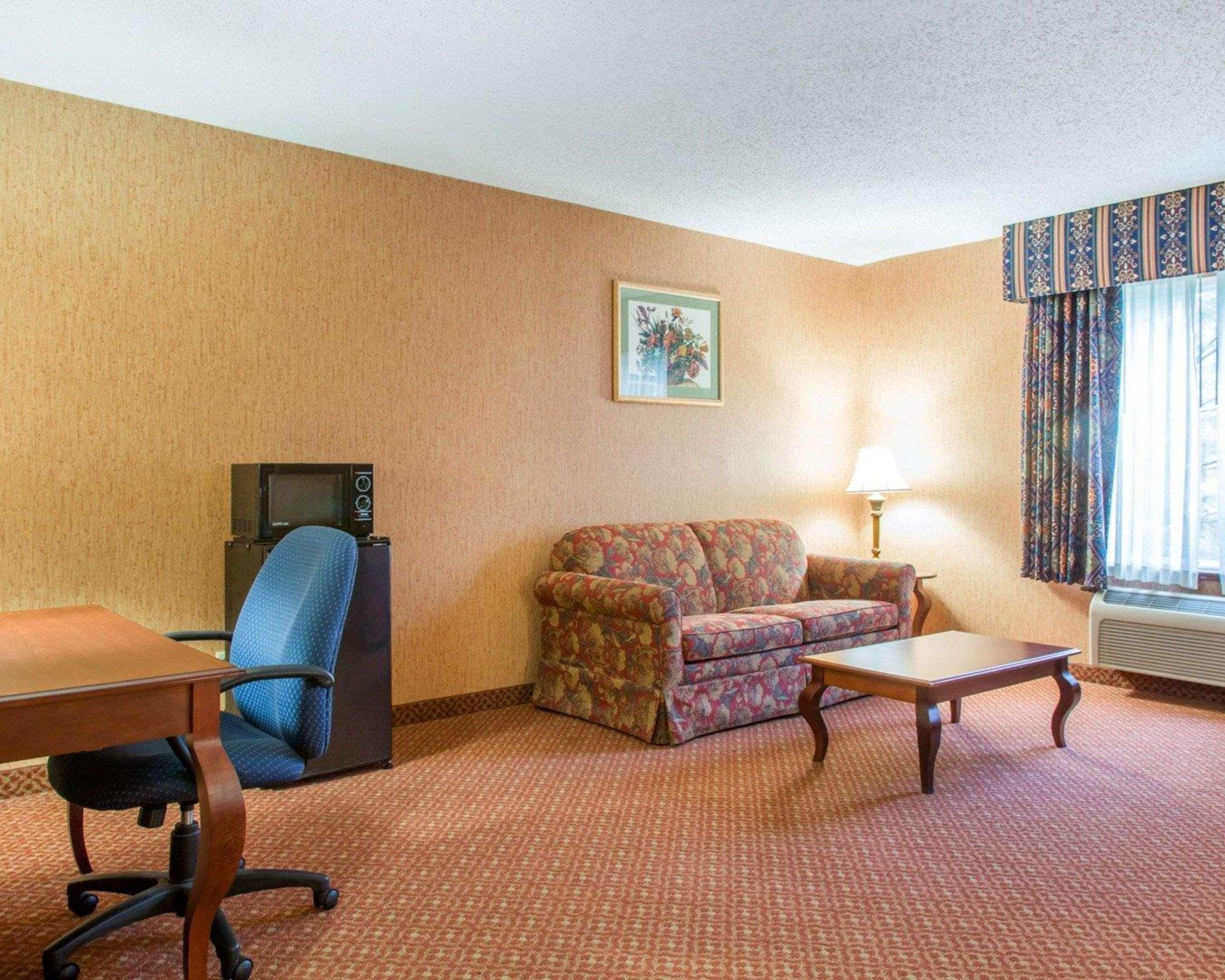 Quality Inn & Suites Meriden Esterno foto